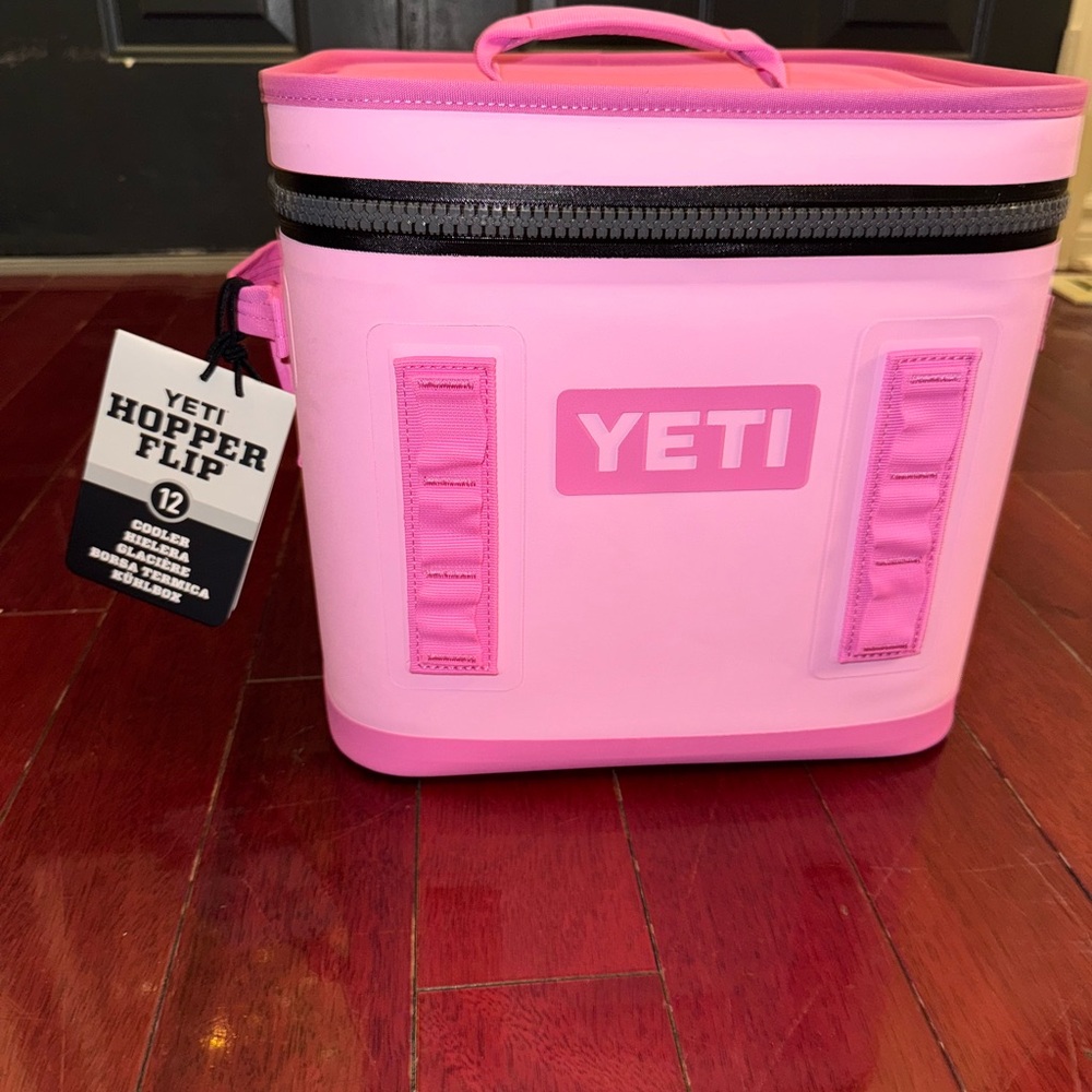 COPY - YETI Hopper Flip 12 in Vibrant Pink
